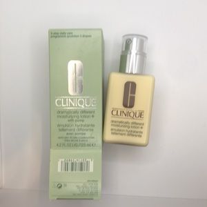 Clinique dramatically different moisturizing lotion + pump 4.2 fl Oz New sealed